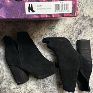 Black Jeffrey Campbell oath suede size 8